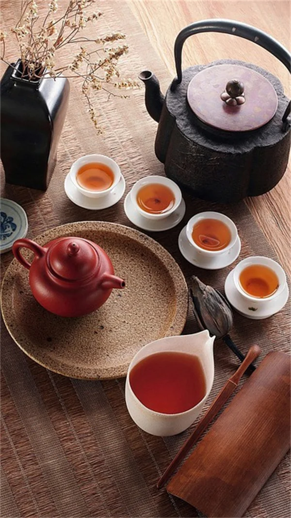 紅葉の押し葉で美しい色を残す3つの簡単な方法